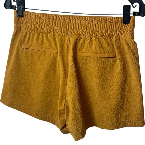Athleta Textured Brooklyn Short Golden Turmeric Athletic Gym Utility Everyday 2 - Picture 6 of 13